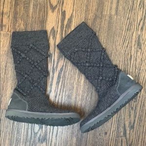 UGG Size 8 Gray Knit Pull on Bootie Boots